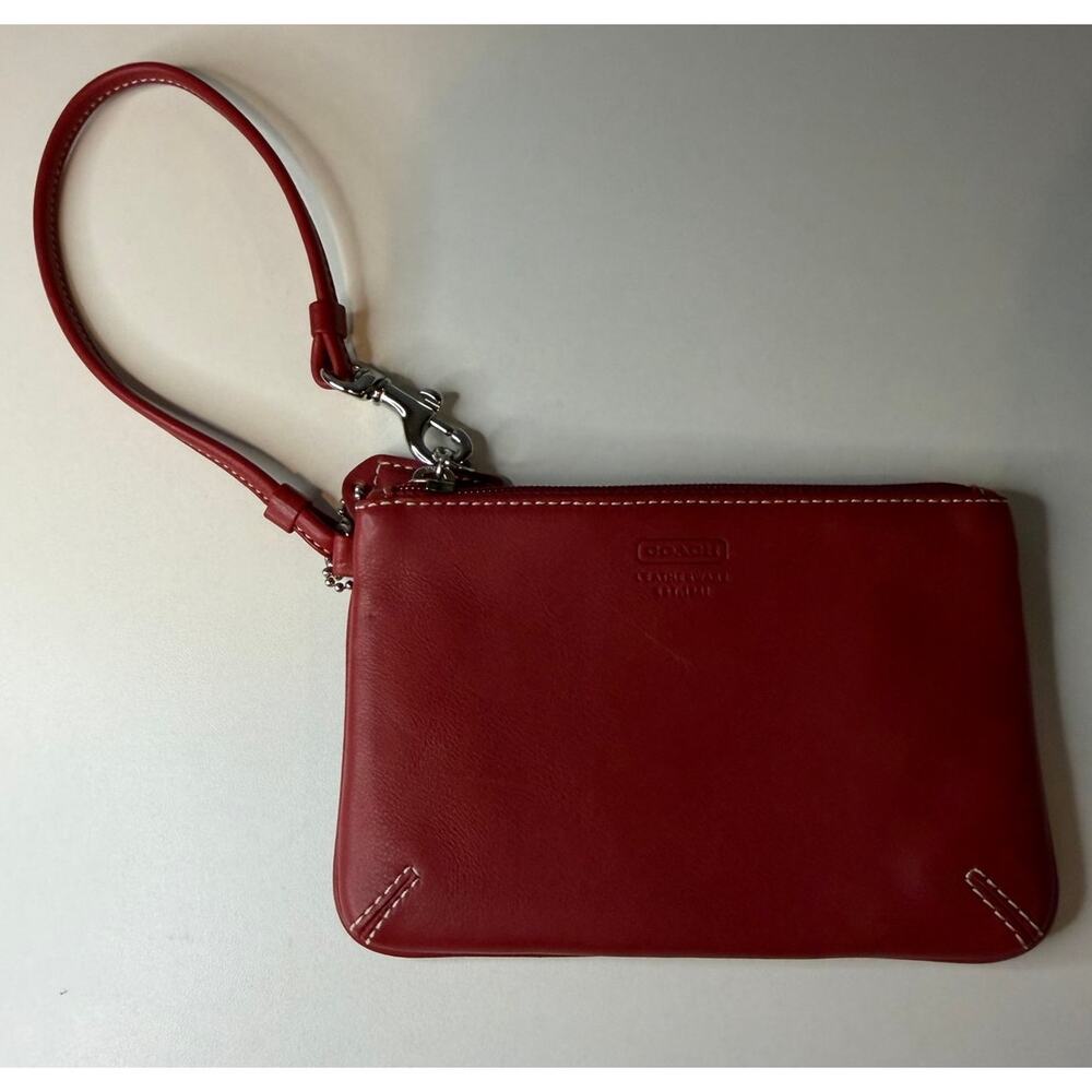 EUC Coach Wristlet in Red - Picture 3 of 9